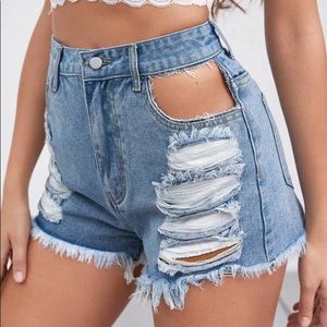 cutout pocket denim shorts
